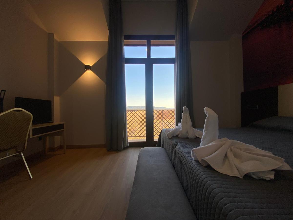 Hotel-Asador Montes Oretanos Pulgar Eksteriør billede